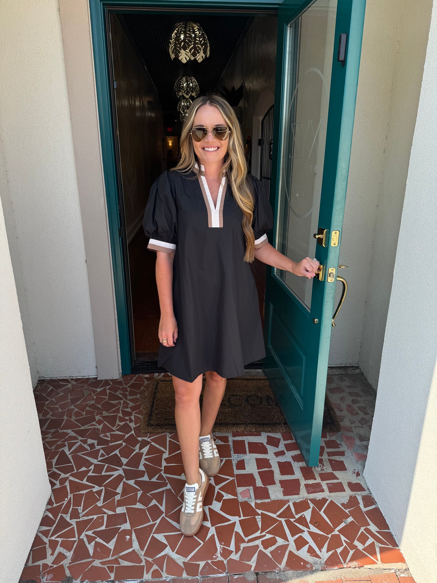 Black Solid Short Sleeve Pullover Dress