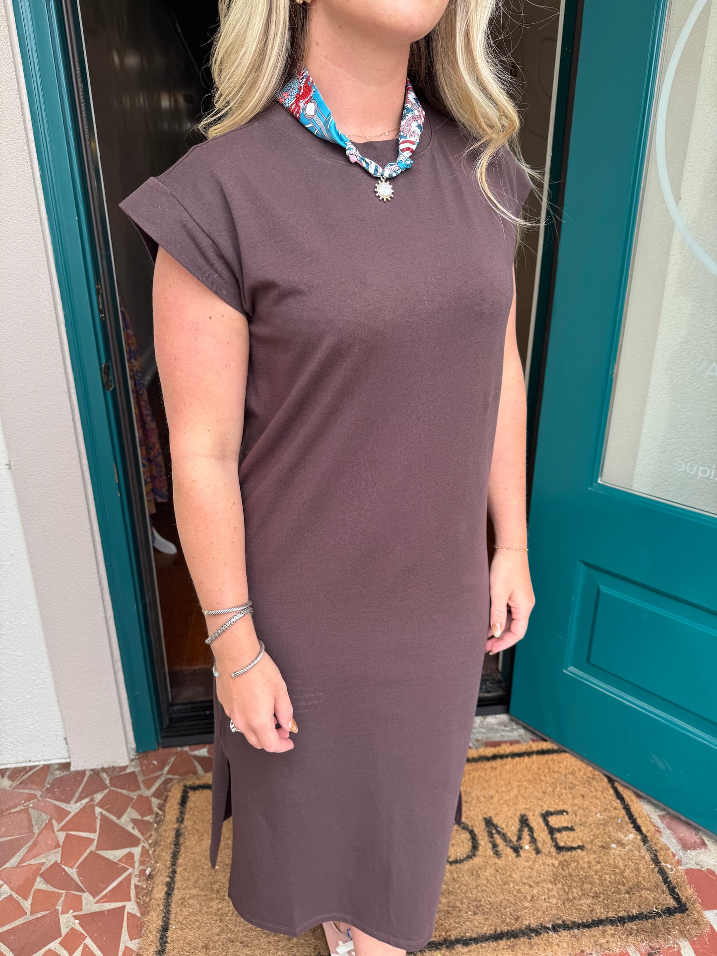 Brown Round Neck Short Sleeve Midi Dress