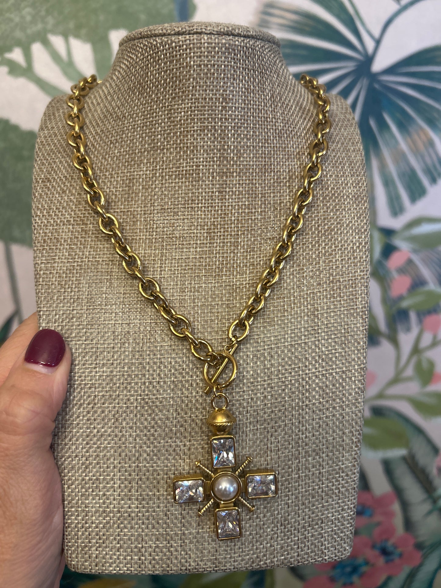 Rhinestone Cross Gold Link Necklace