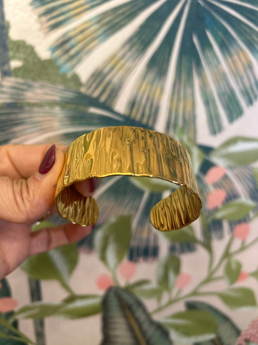Gold Textured Bangle