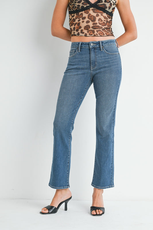 Megan Medium Mid Rise Straight Crop