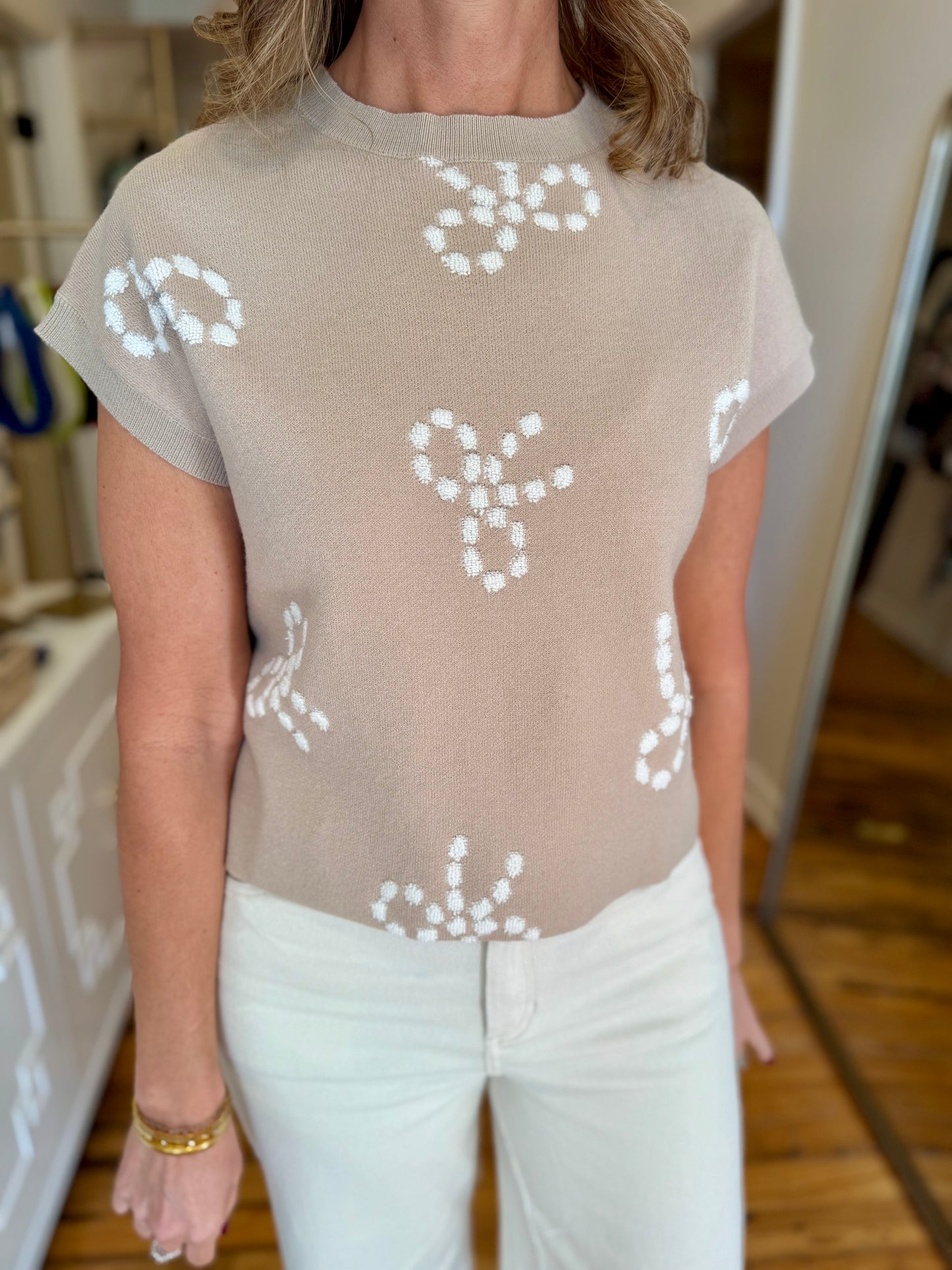 Khaki Bow Pattern Round Neck Short Sleeve Knit Sweater