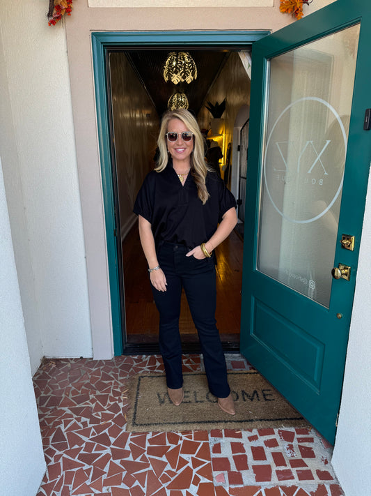 Black Short V-neck Collar Band Top