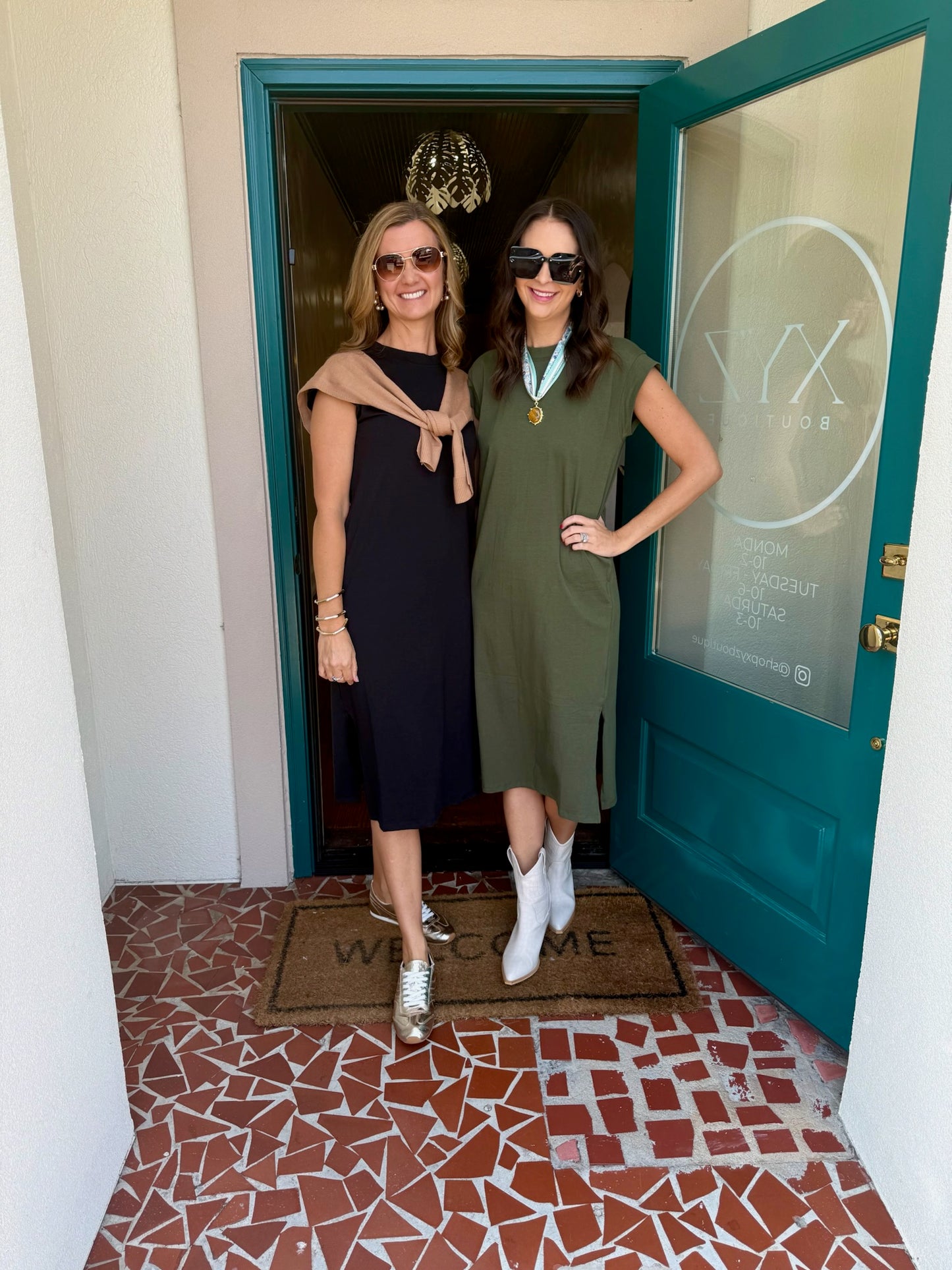 Round Neck Short Sleeve Midi Dress