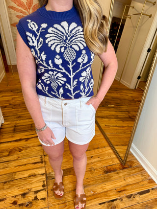 SLEEVELESS CREW NECK FLORAL SWEATER TOP