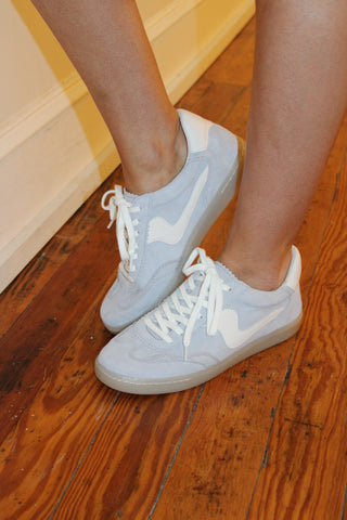 Notice Dusty Blue Sneaker - Dolce Vita