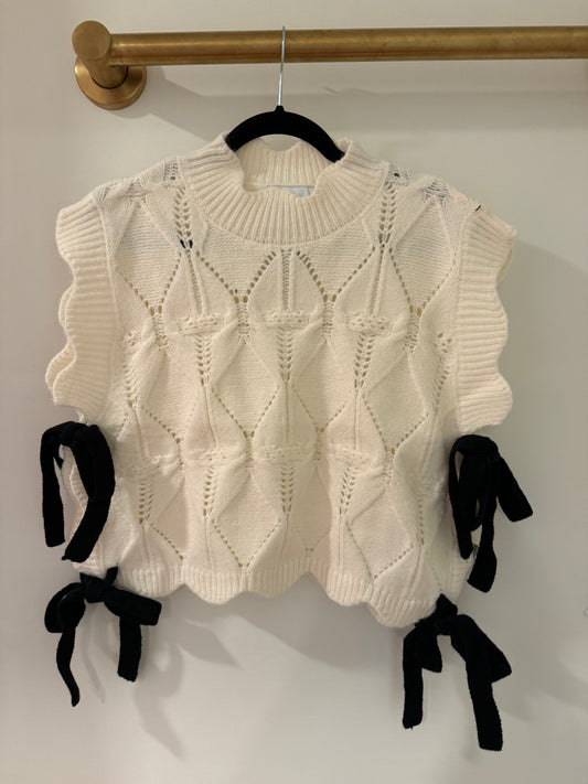 Cable Knit Scalloped Vest with Contrast Bow