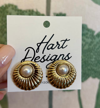 Shell Pearl Earrings